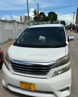 Toyota Vellfire 2010 White