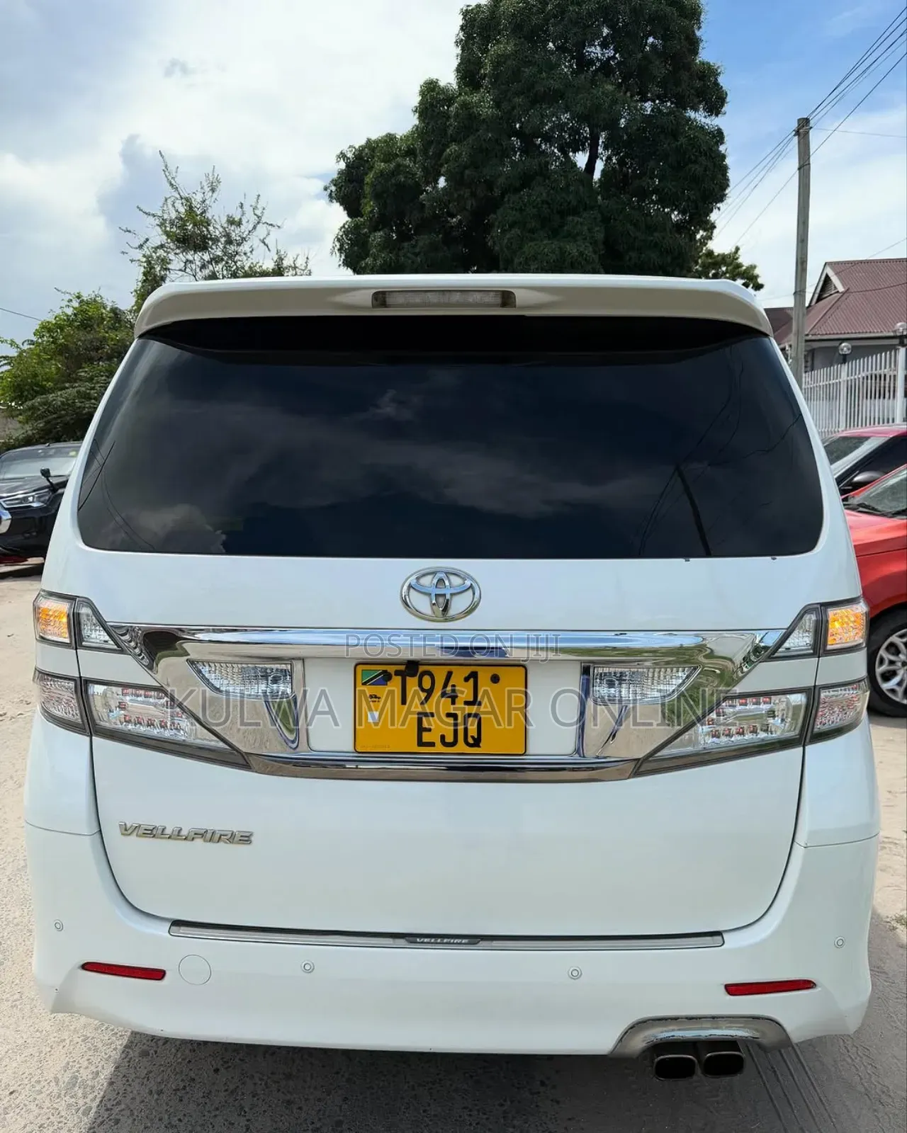 Toyota Vellfire 2010 White