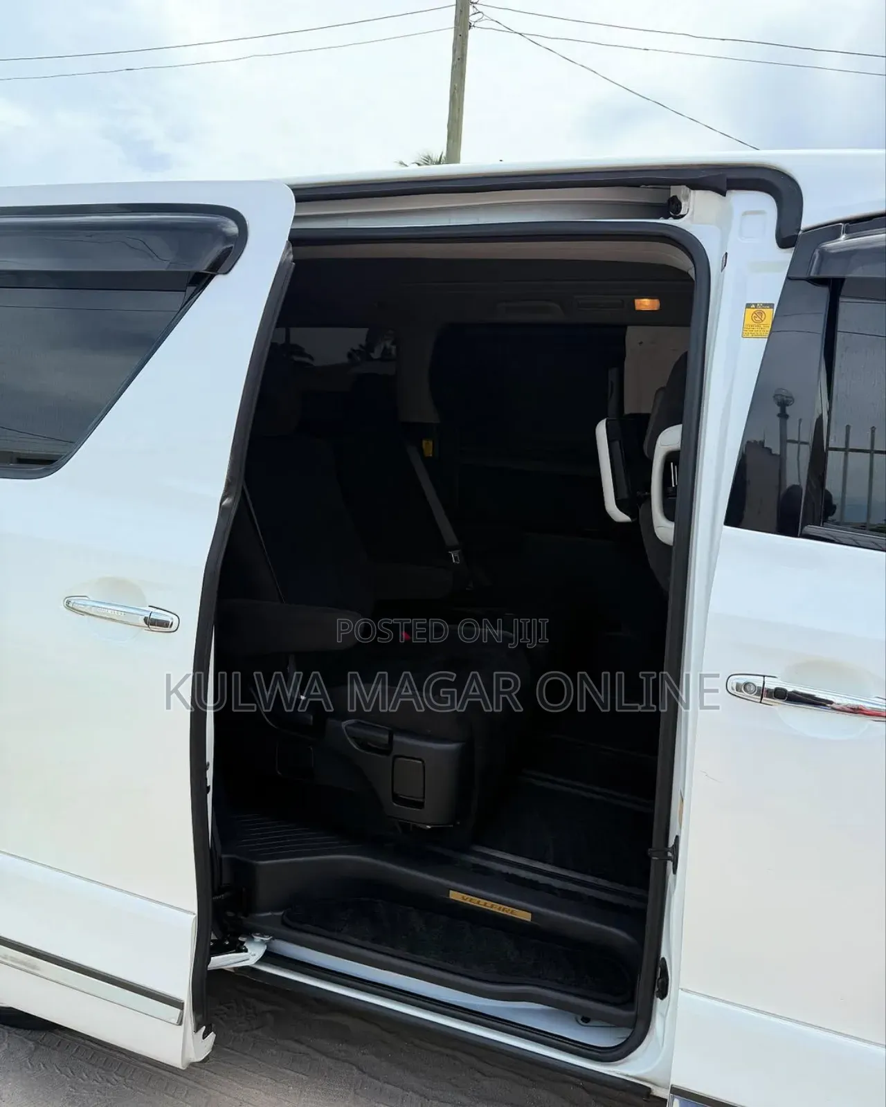 Toyota Vellfire 2010 White