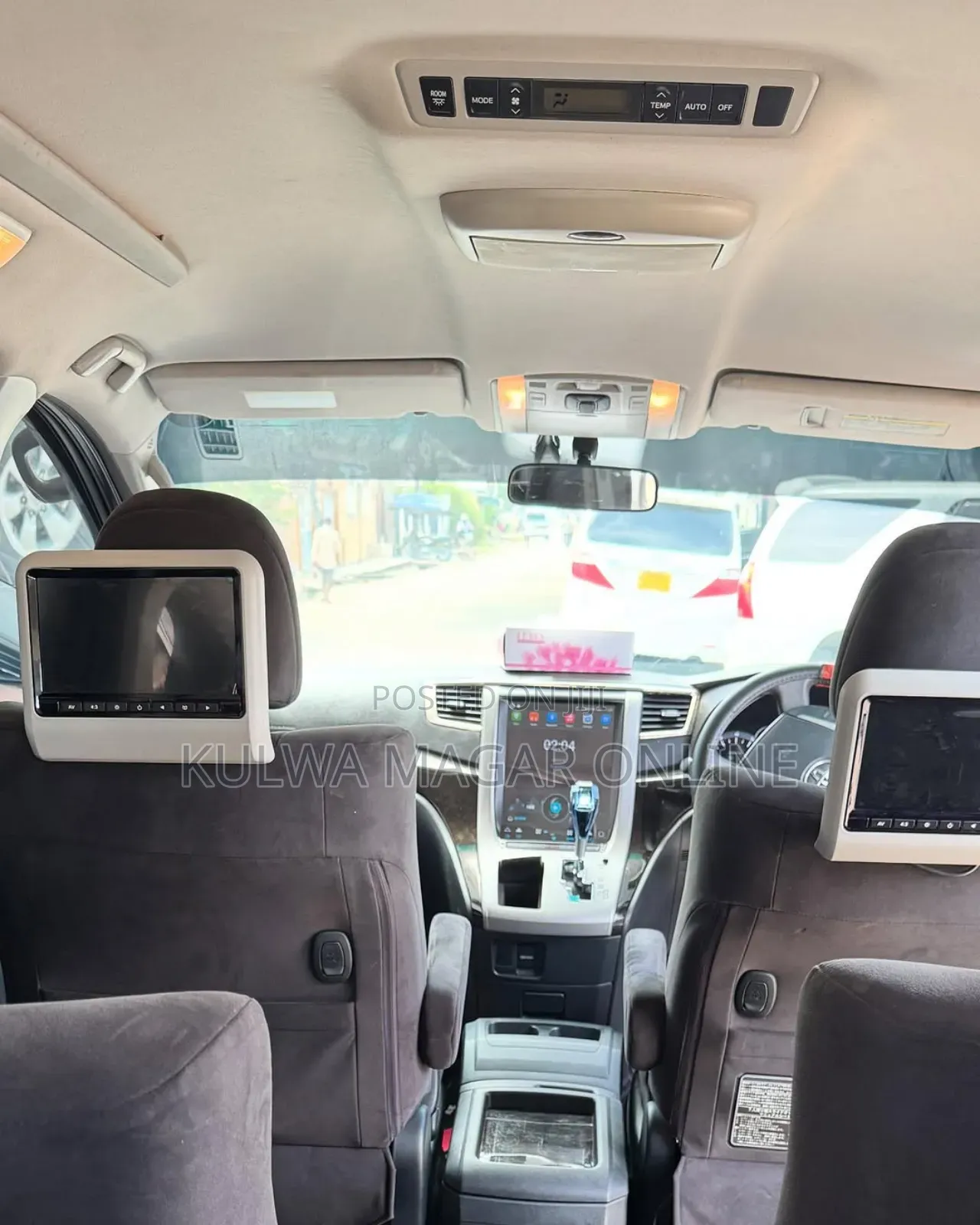 Toyota Vellfire 2010 White