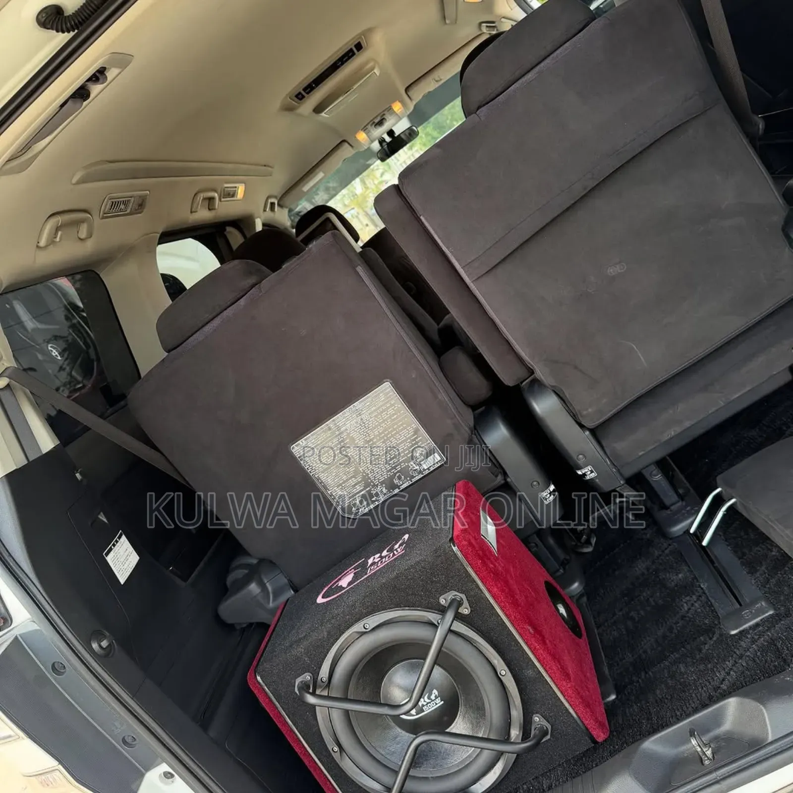 Toyota Vellfire 2010 White