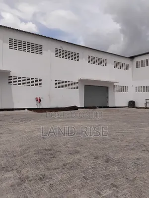 900 SQM Warehouse in Tazara