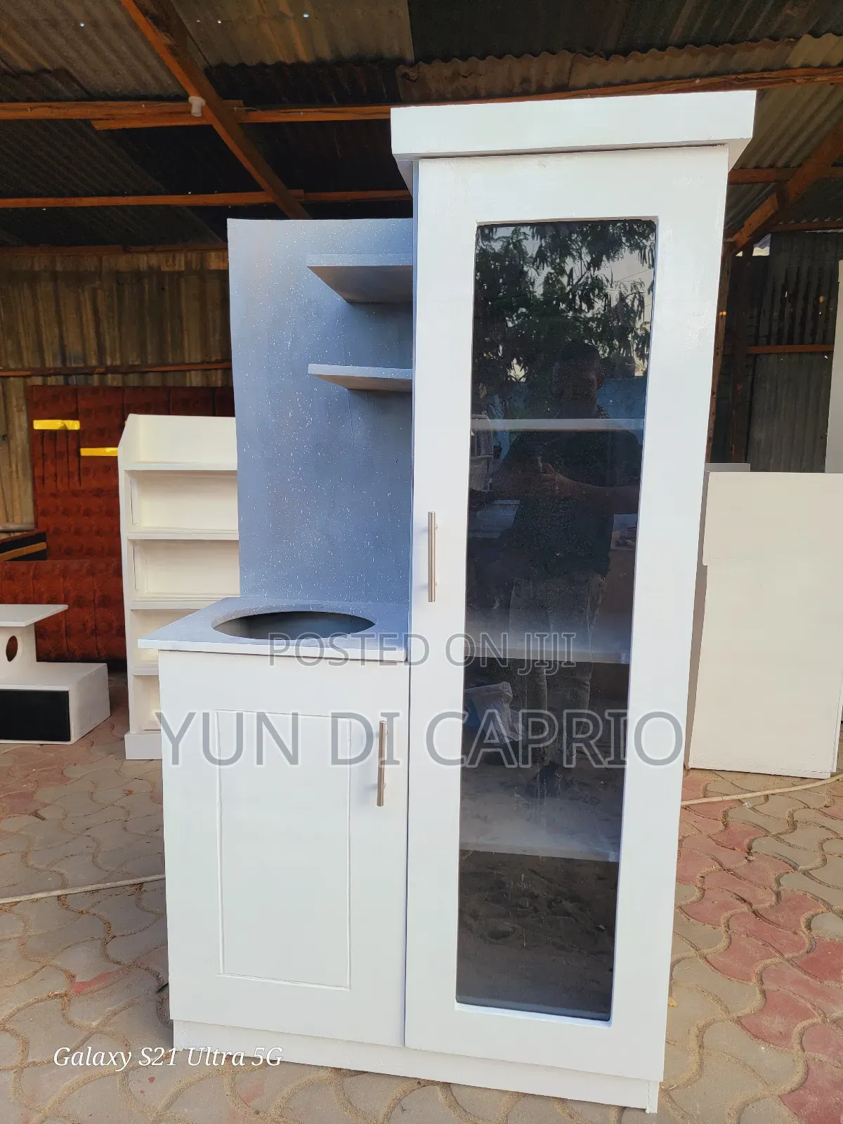 Kitchen Cabinet Nzuri Mpya