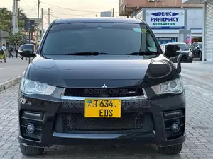 Photo - Mitsubishi Outlander 2010 Black