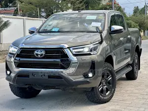 Toyota Hilux 2021 Green