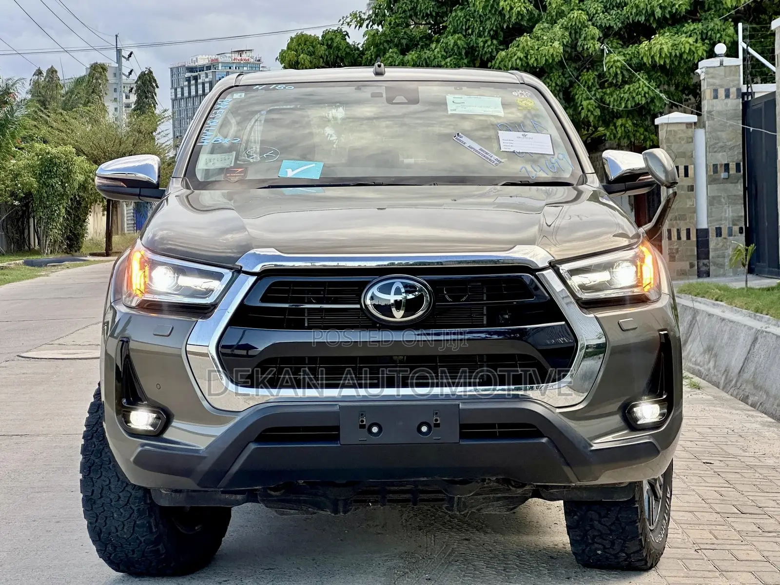 Toyota Hilux 2021 Green