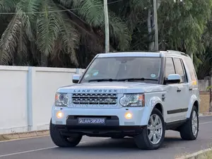 Land Rover Discovery 2011 White