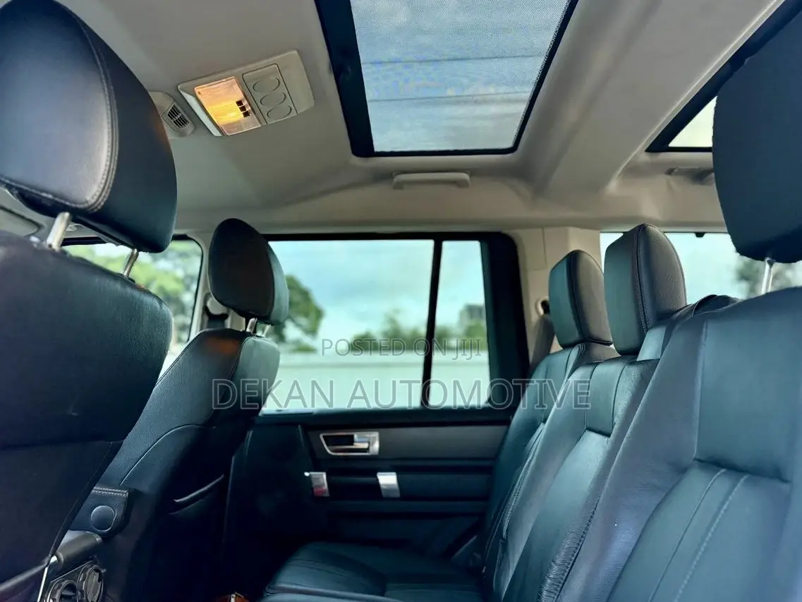 Land Rover Discovery 2011 White