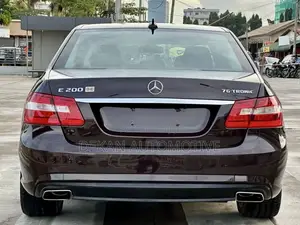 Mercedes-Benz E200 2012 Black