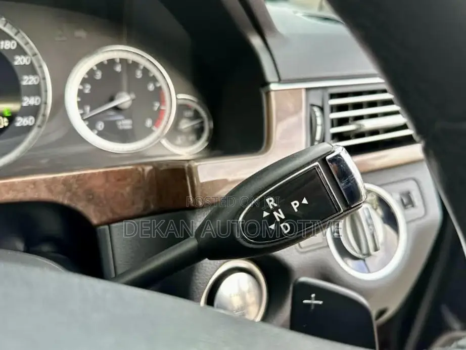 Mercedes-Benz E200 2012 Black