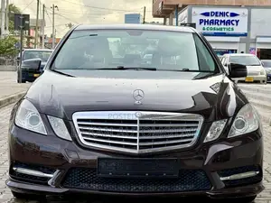 Mercedes-Benz E200 2012 Black