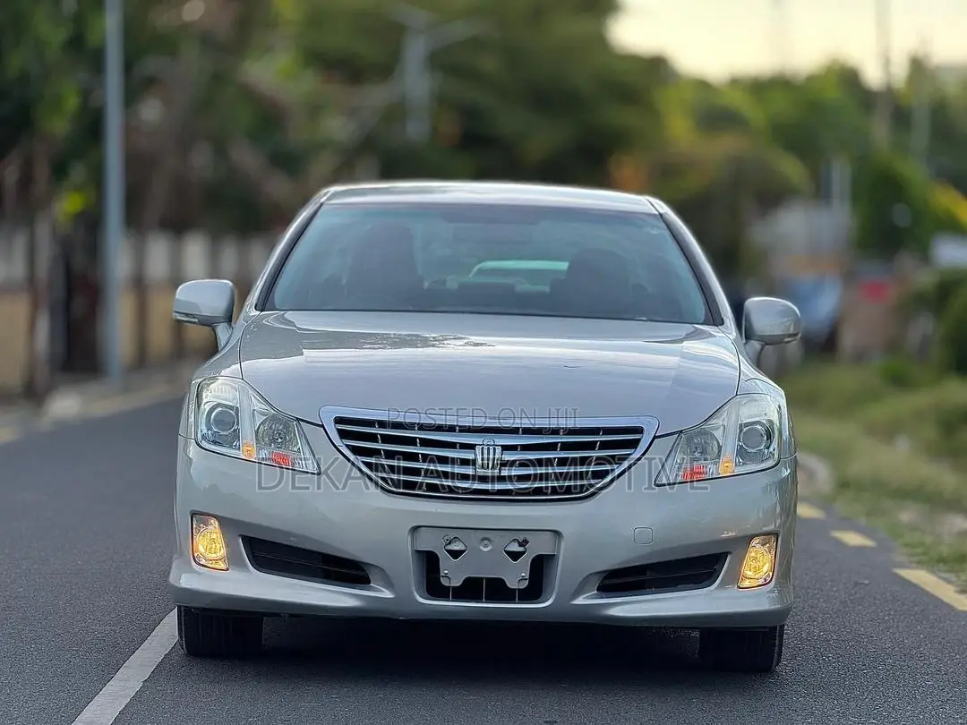 Toyota Crown 2009 Silver