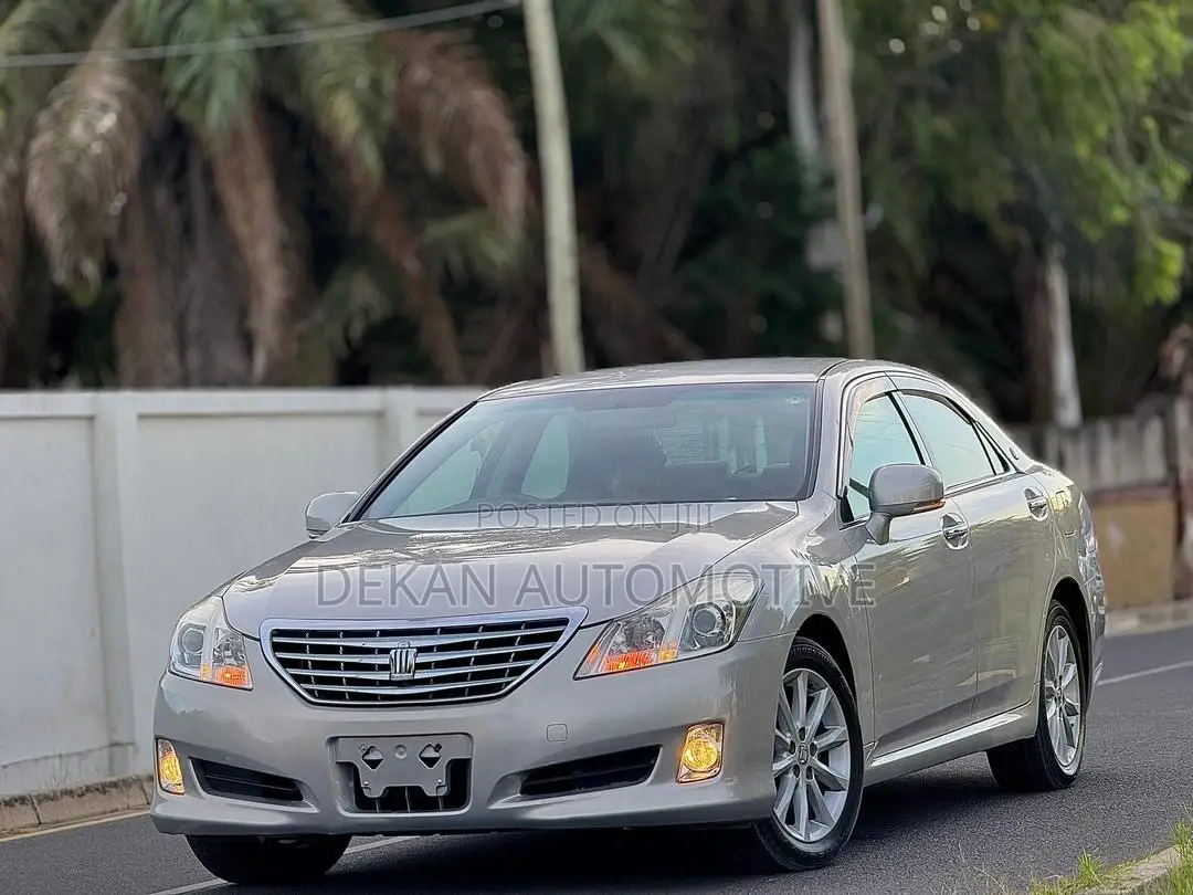 Toyota Crown 2009 Silver
