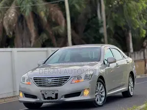Toyota Crown 2009 Silver