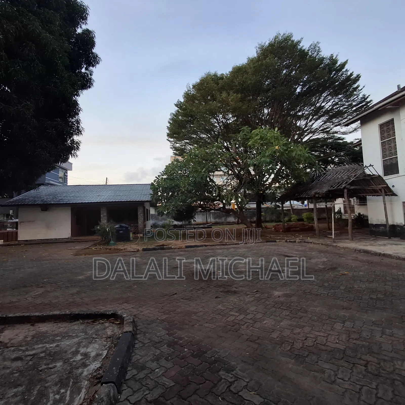 4bdrm House in Mbezibeach for sale