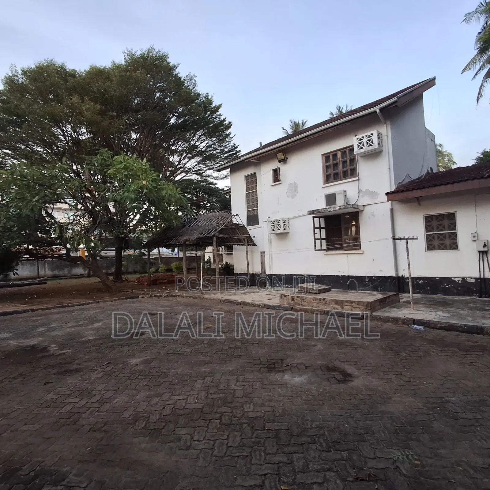 4bdrm House in Mbezibeach for sale