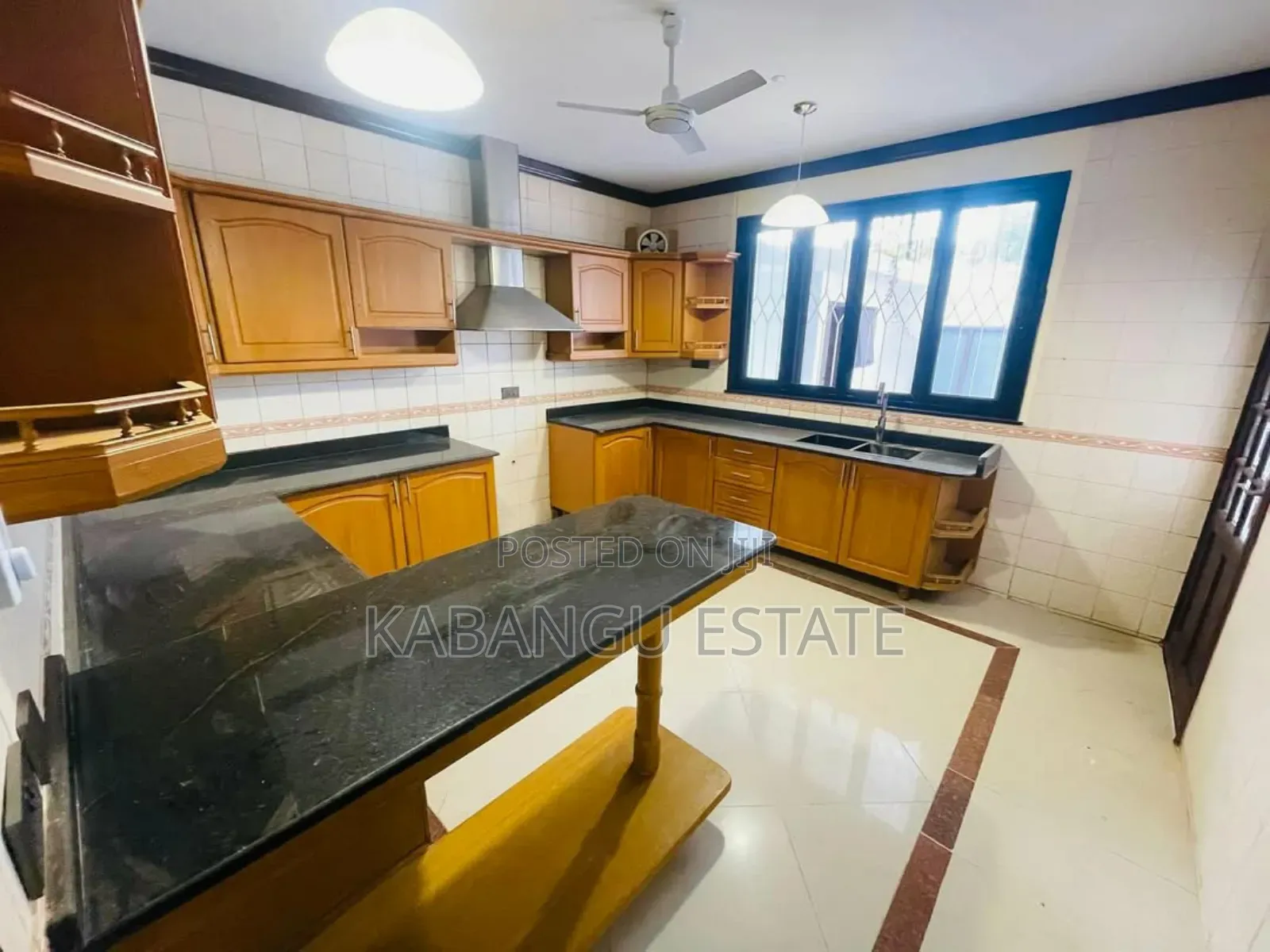 4bdrm Villa in Ada Estates for rent
