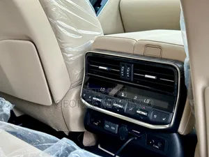 Toyota Land Cruiser 2024 White