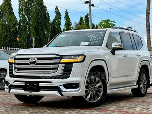 Toyota Land Cruiser 2024 White