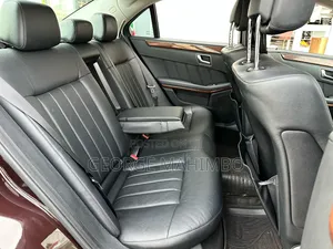 Mercedes-Benz E200 2012 Burgundy
