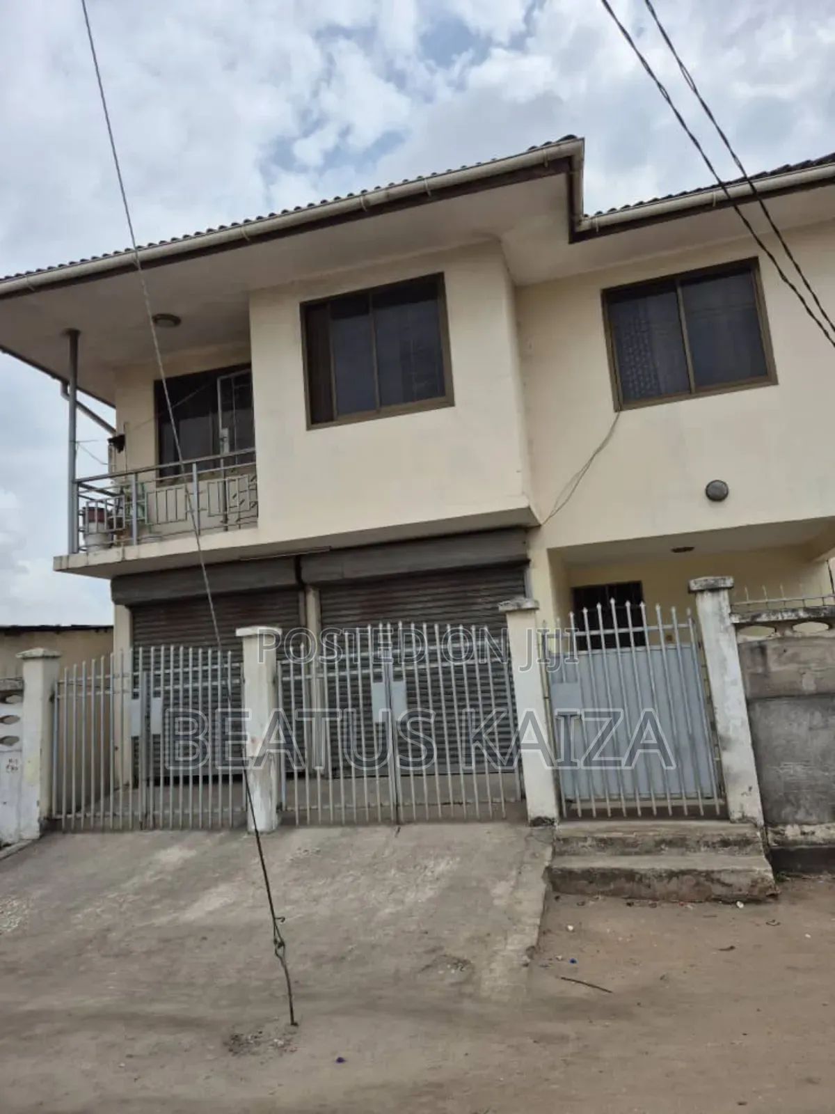 4bdrm Block of Flats in Mwananyamala, Kinondoni for sale