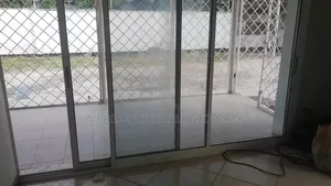 10bdrm House in Mikocheni for sale