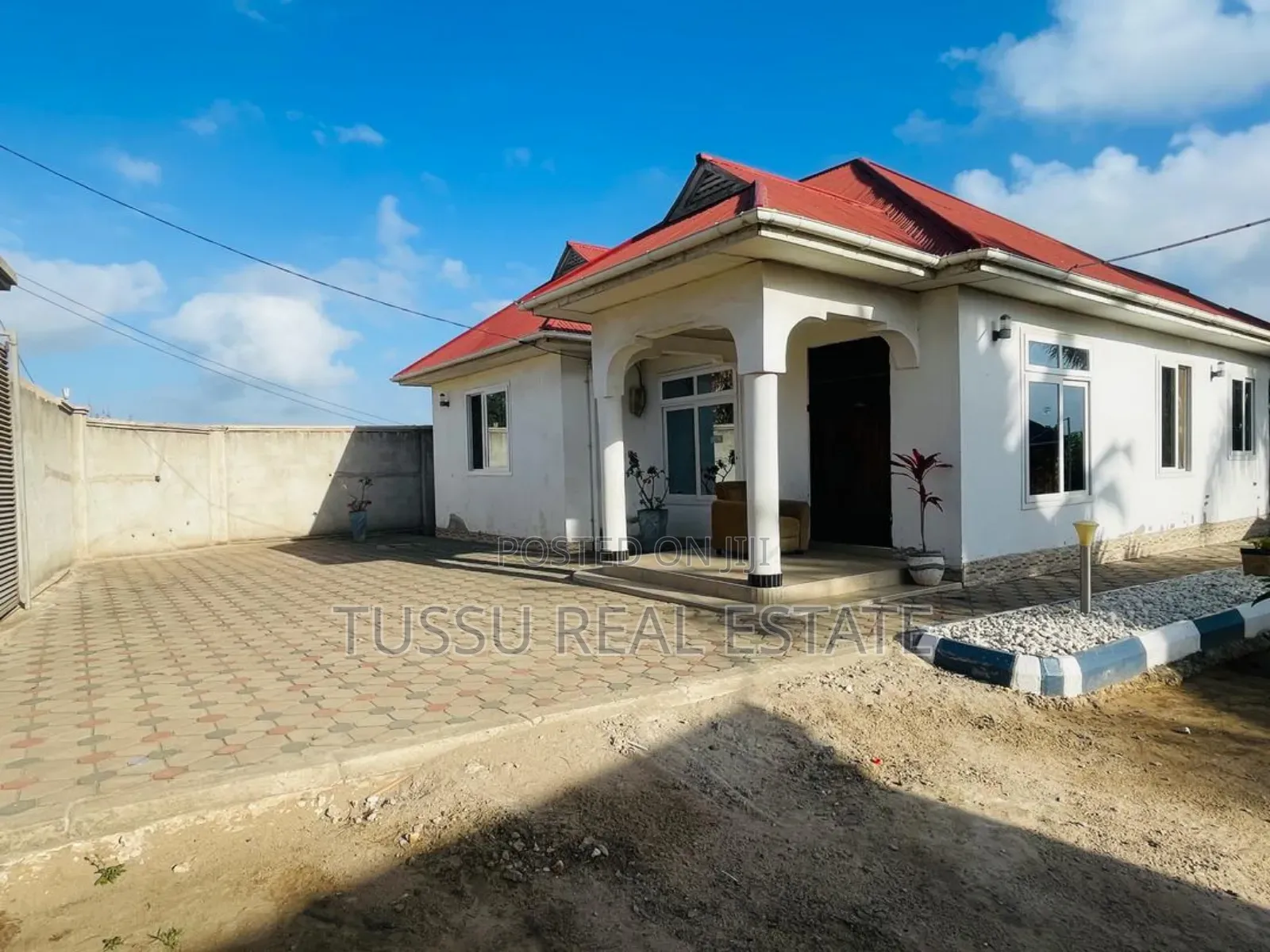3bdrm House in Malobo Centre, Mbezi Beach for sale