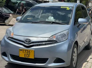 Toyota Ractis 2011 Silver