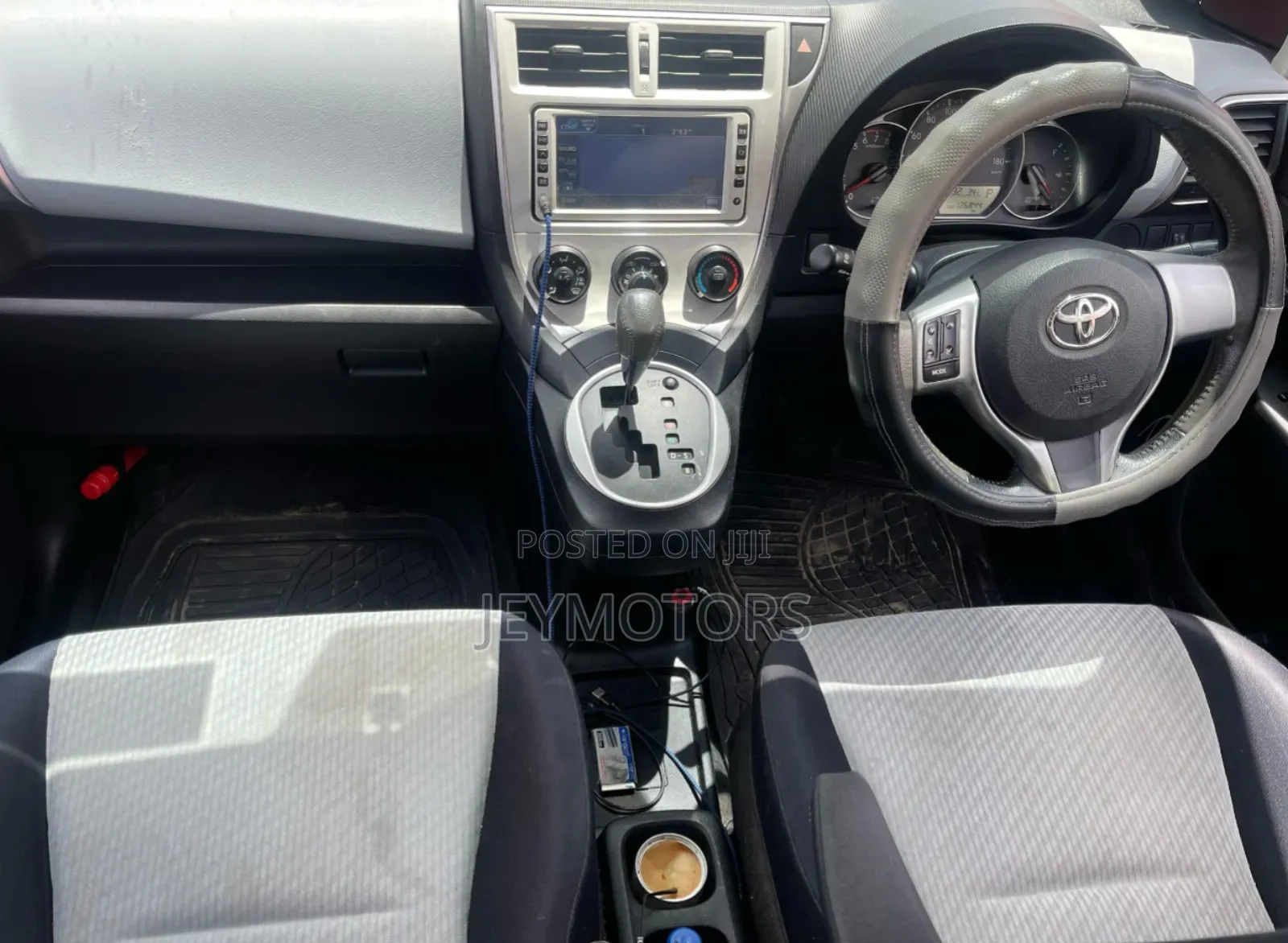 Toyota Ractis 2011 Silver