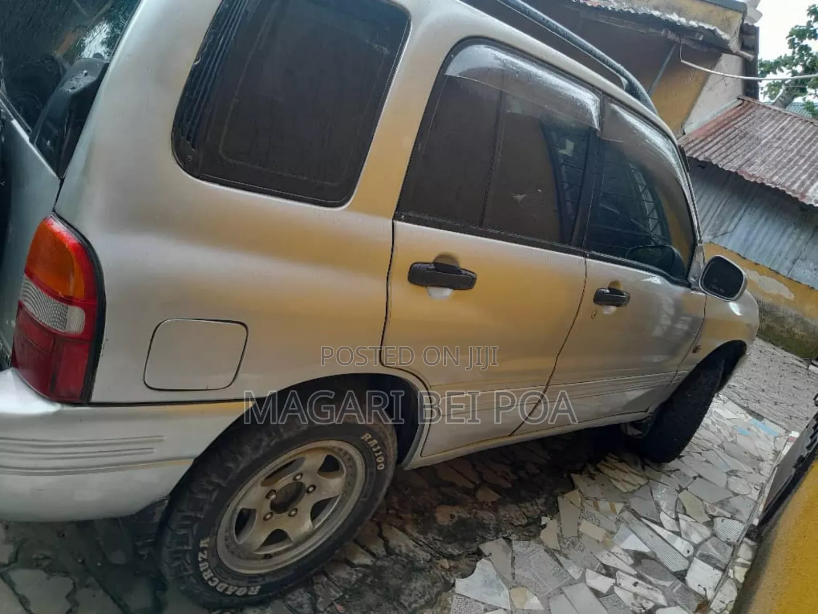 Suzuki Grand Vitara 2000 Silver