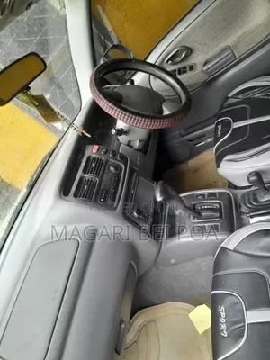 Suzuki Grand Vitara 2000 Silver