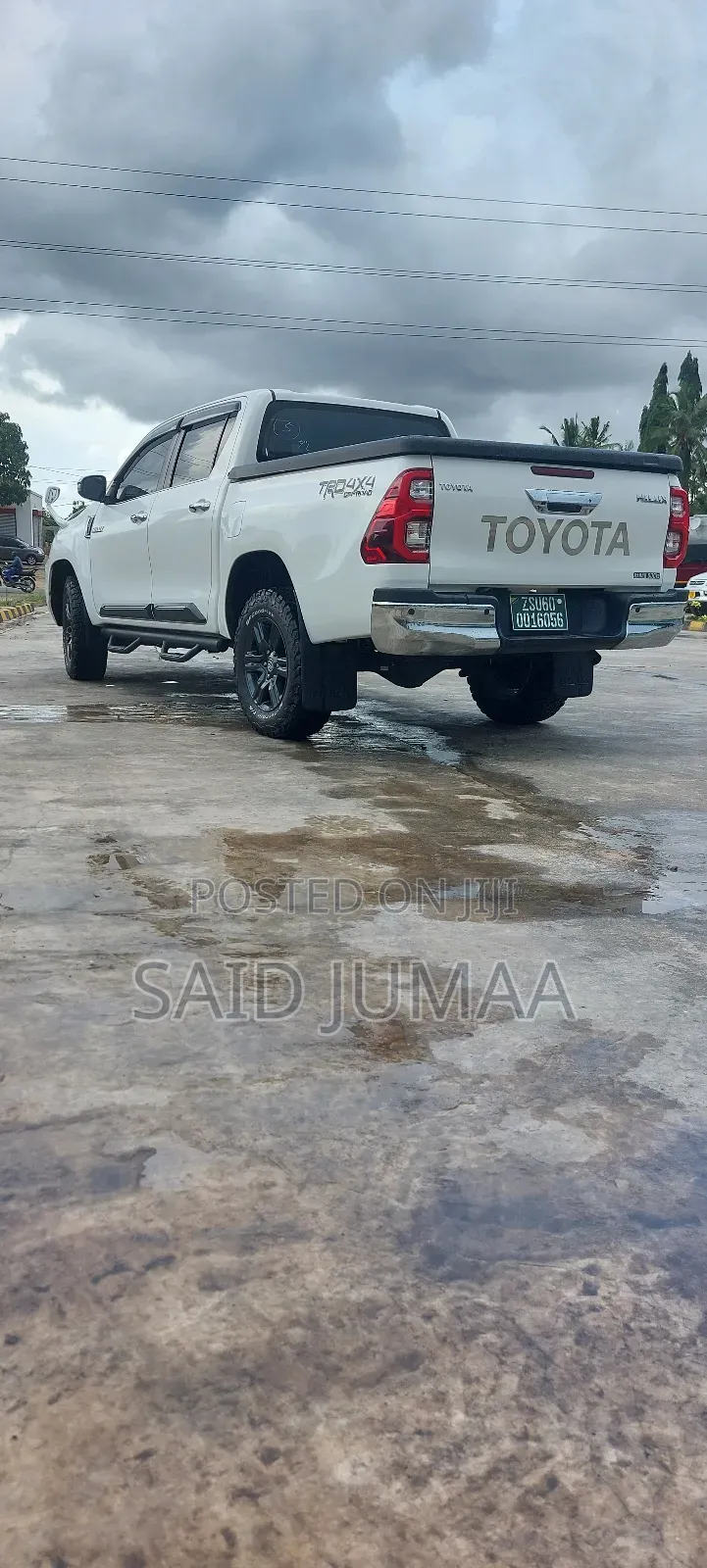 Toyota Hilux 2022 White