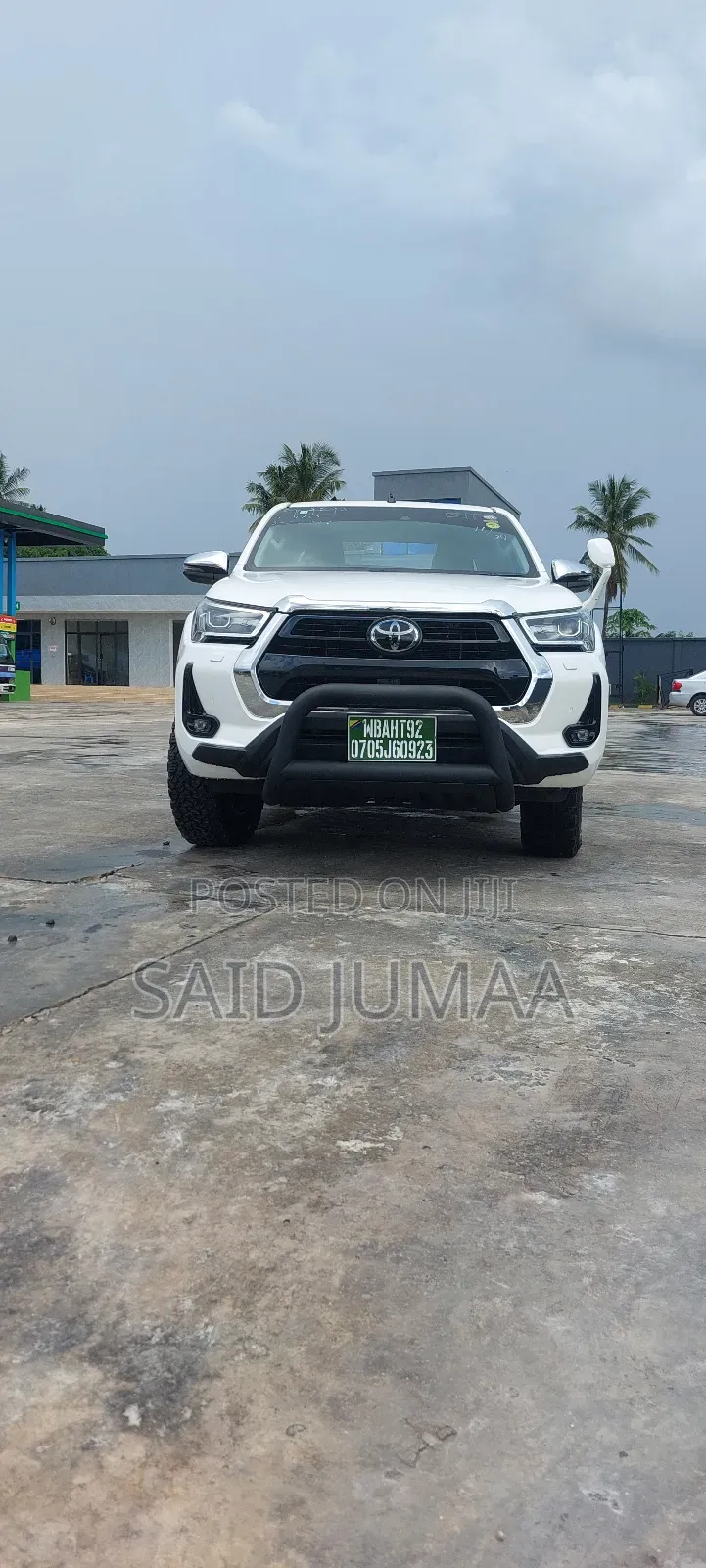 Toyota Hilux 2022 White