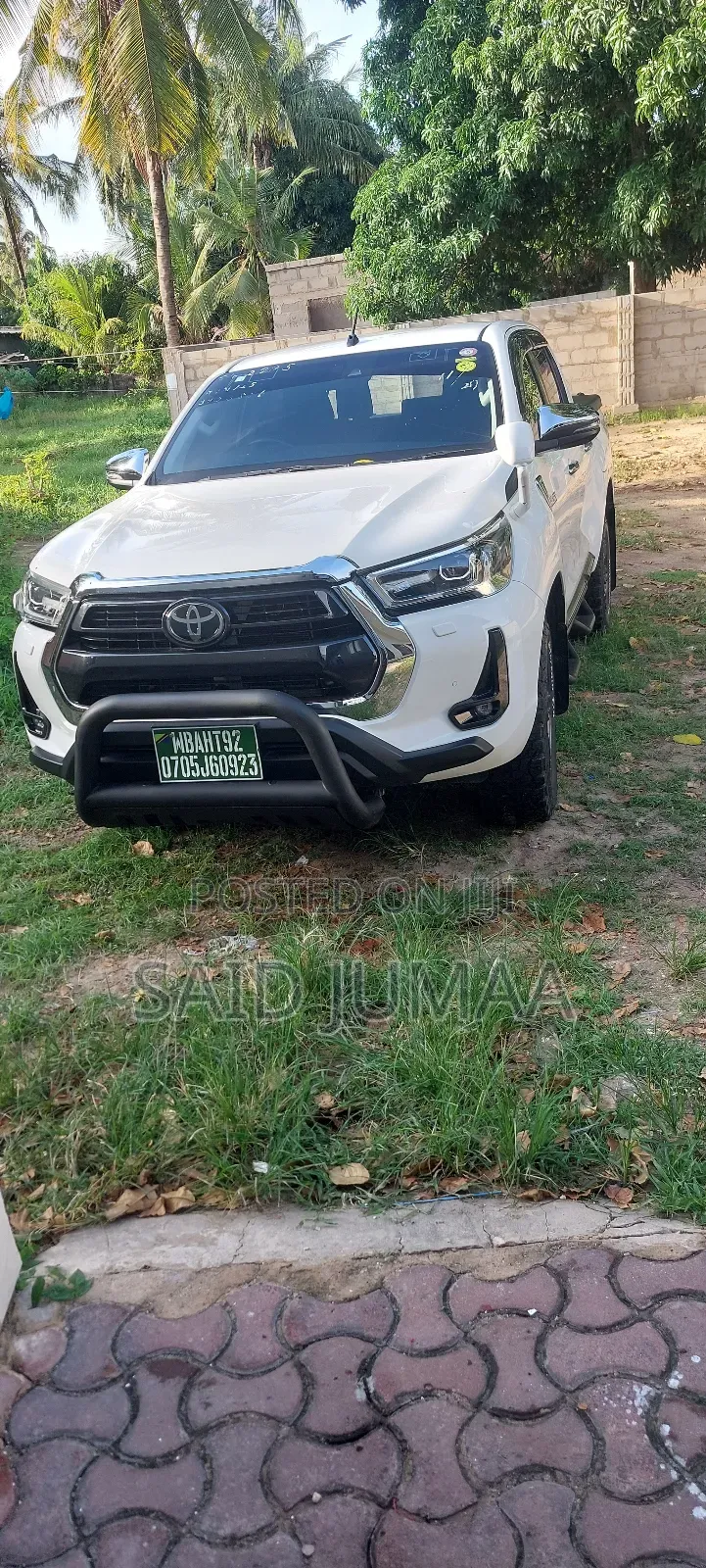 Toyota Hilux 2022 White