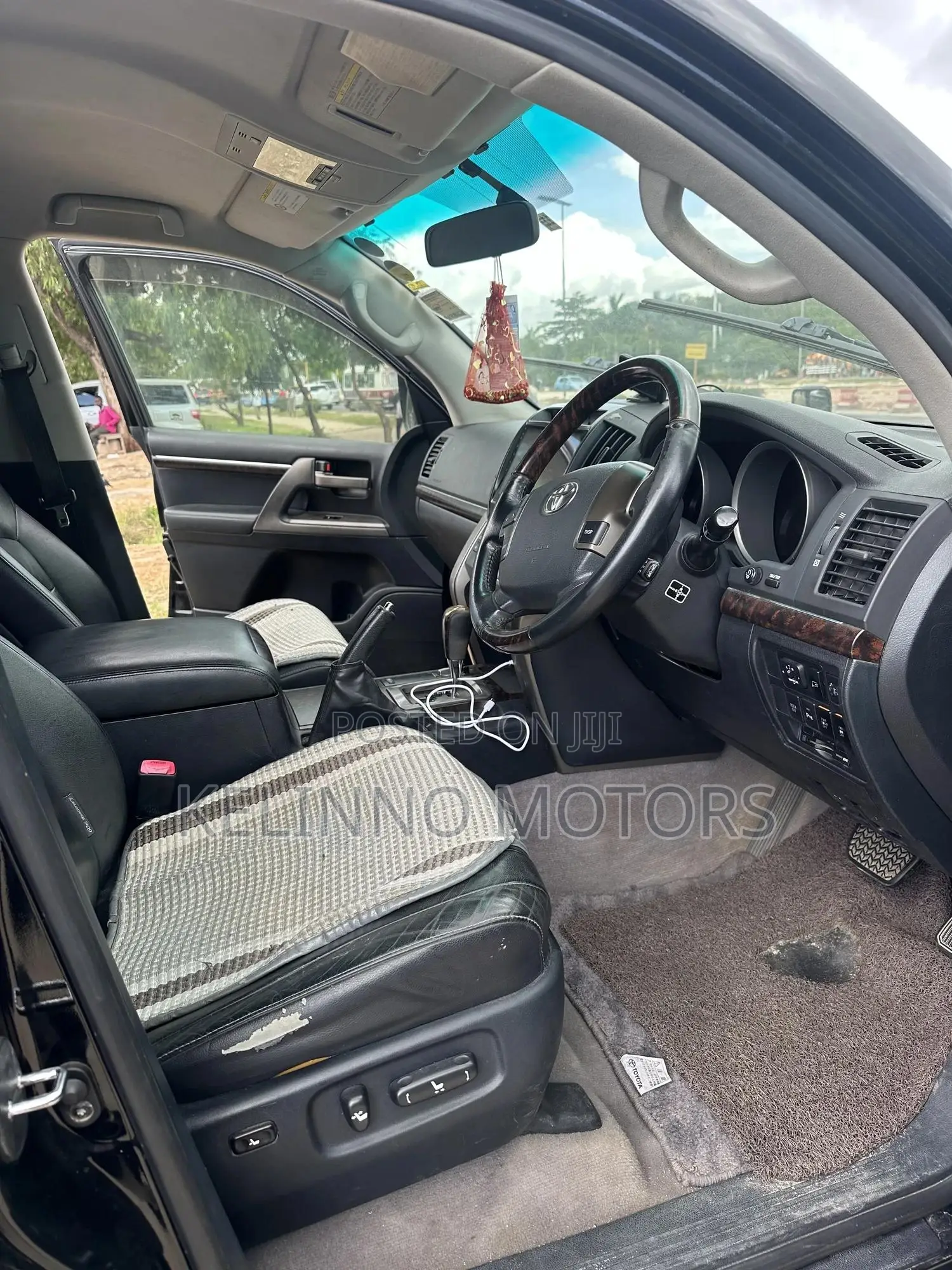 Toyota Land Cruiser 2010 Black