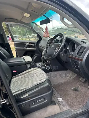Toyota Land Cruiser 2010 Black