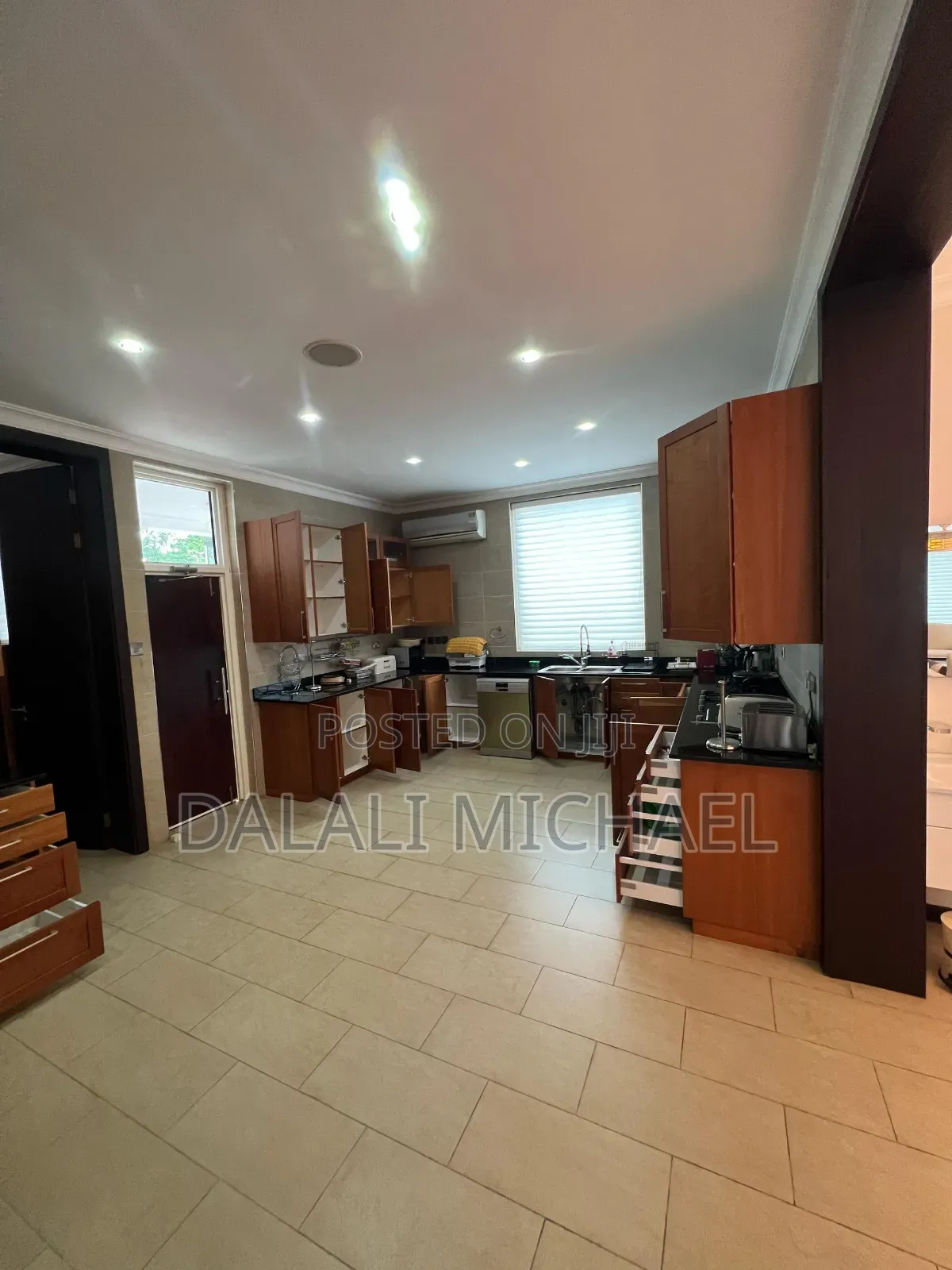 5bdrm Mansion in Mbweni Jkt for sale