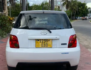 Toyota IST 2005 White