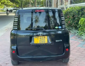 Toyota Sienta 2006 Black