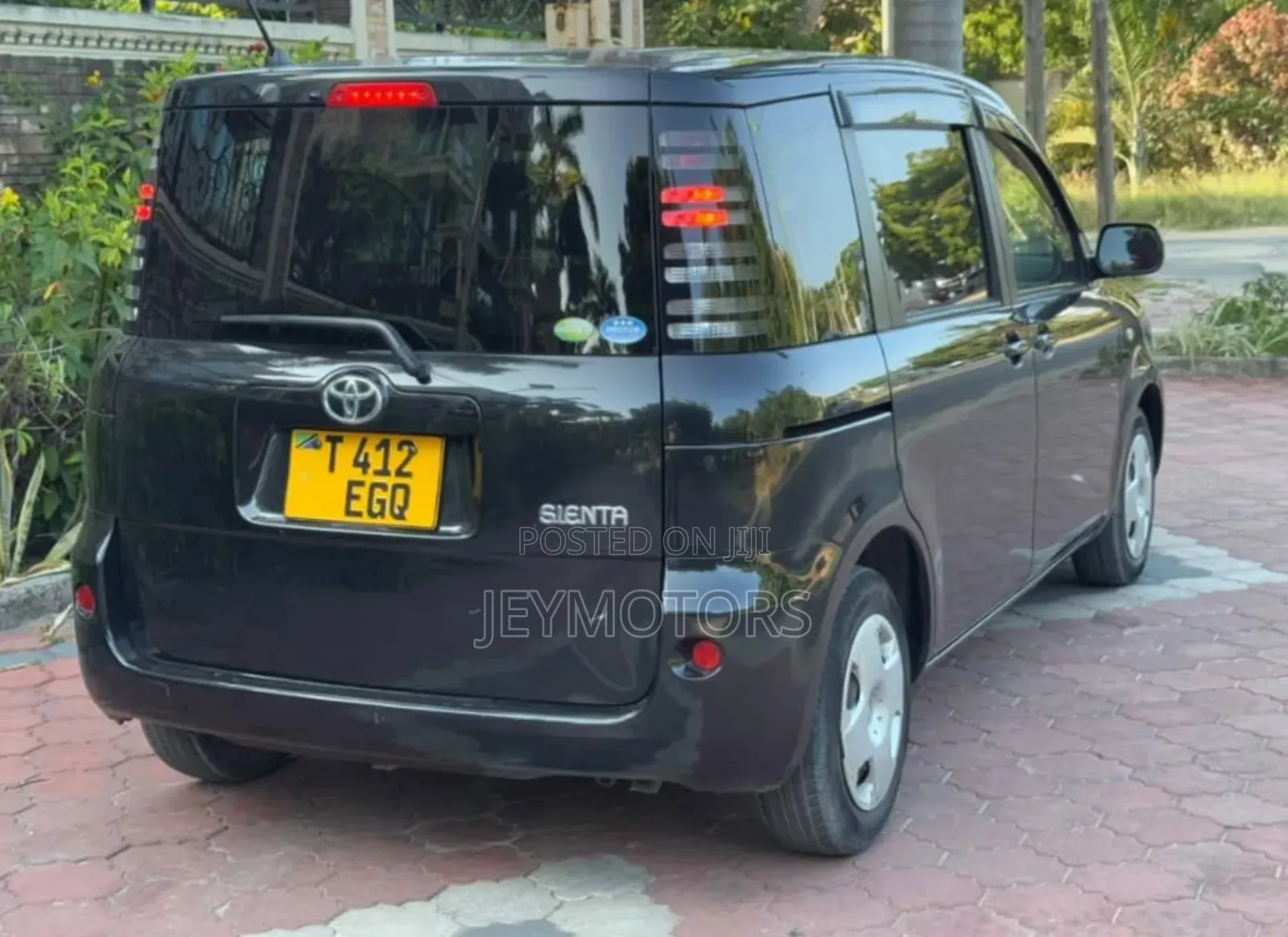 Toyota Sienta 2006 Black
