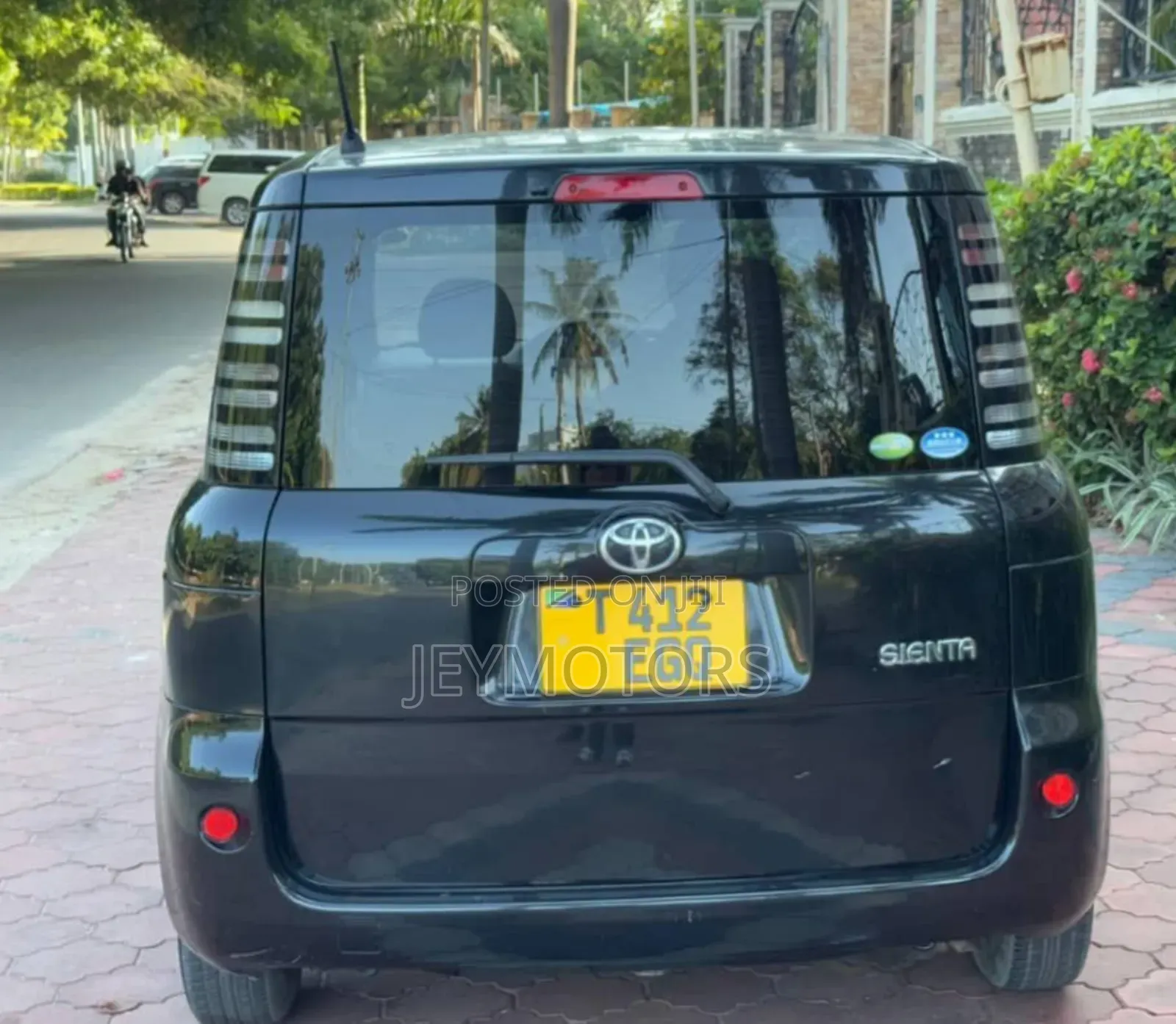 Toyota Sienta 2006 Black