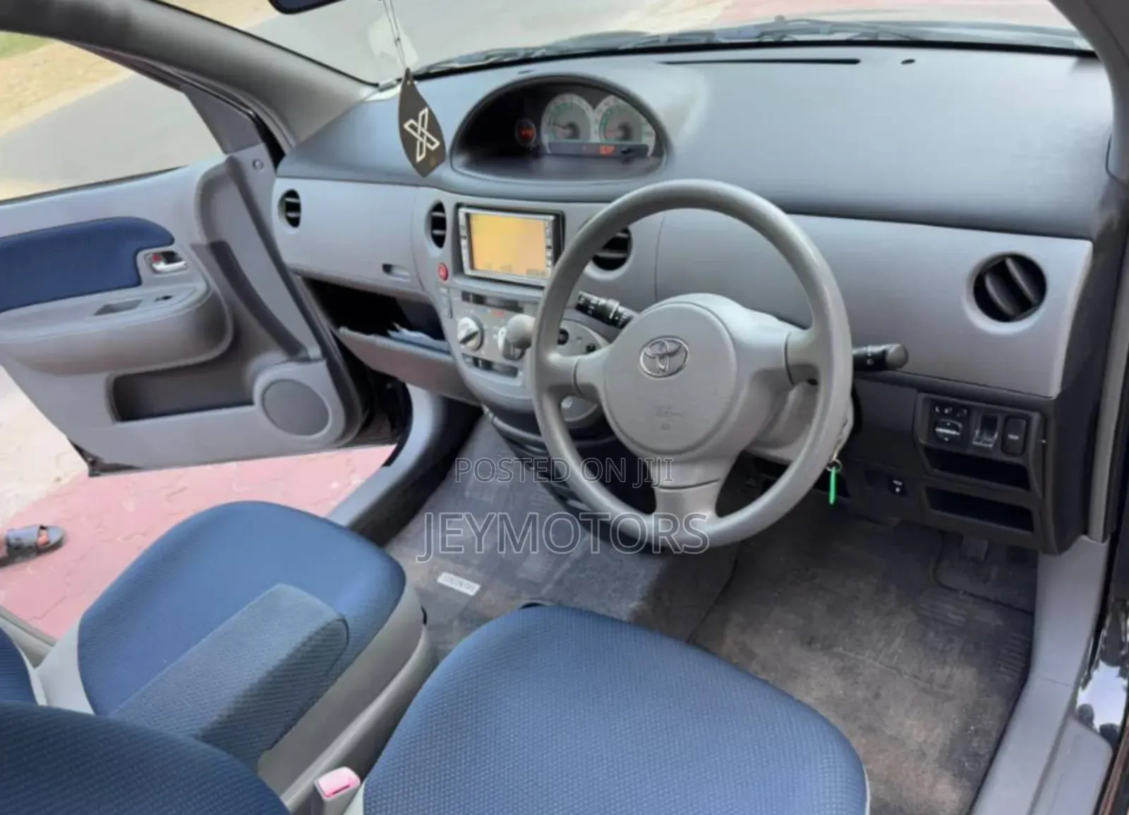Toyota Sienta 2006 Black