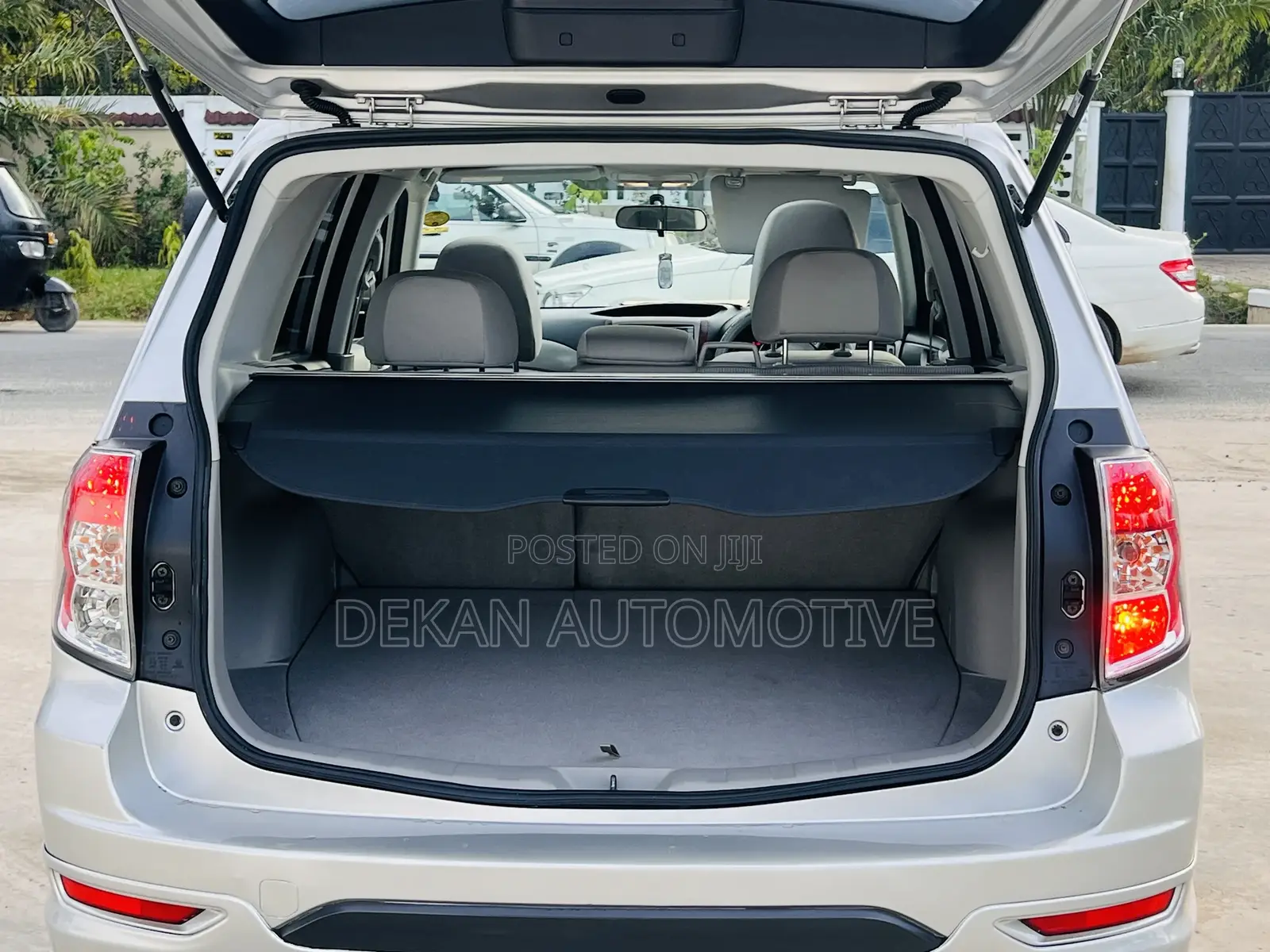 Subaru Forester 2.5X Automatic 2011 Silver