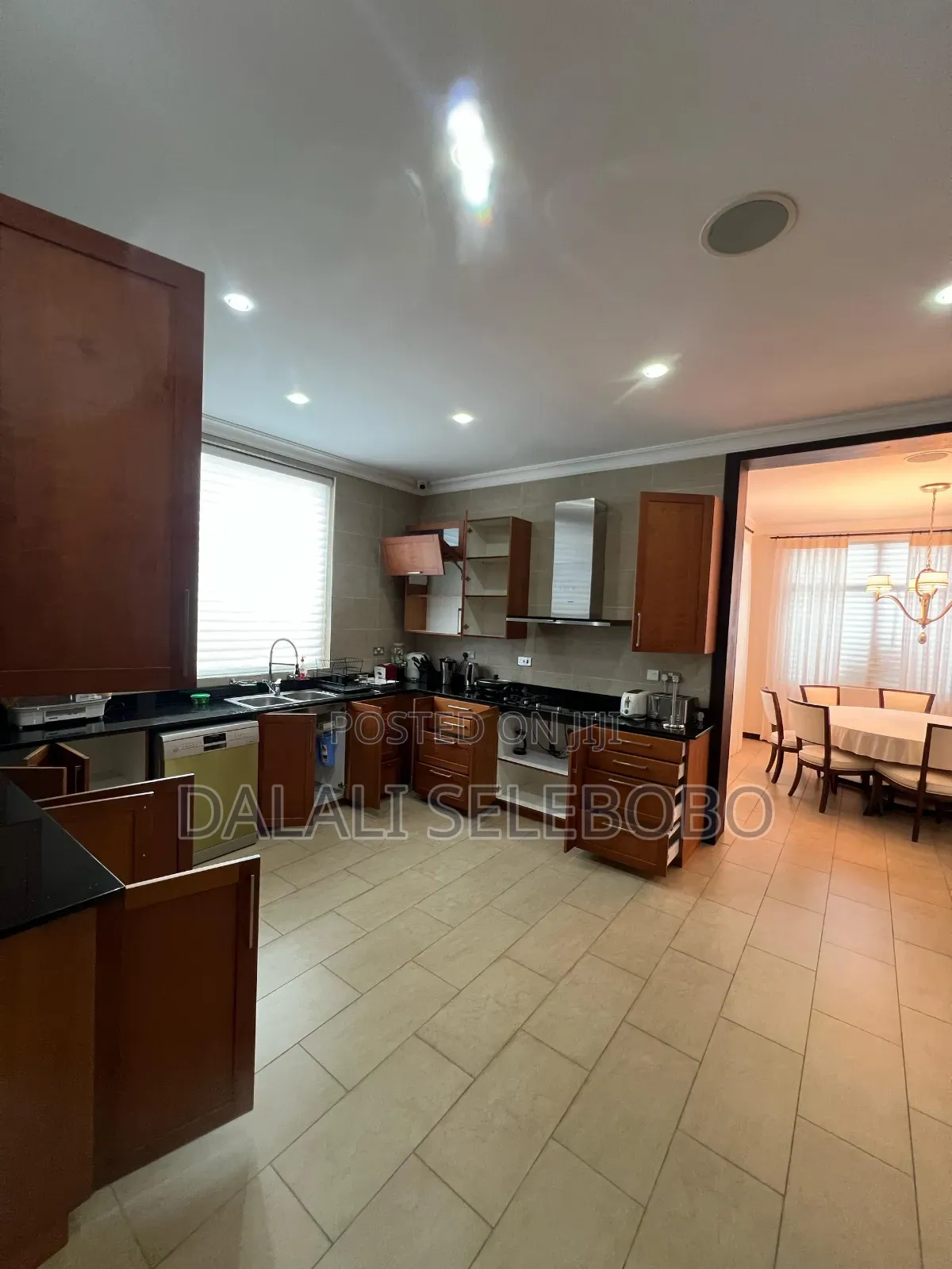 10bdrm Bungalow in Mbweni Jkt for sale