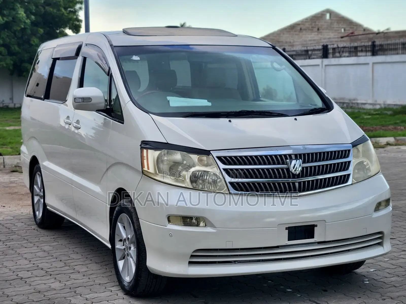 Toyota Alphard 2.4 Petrol FWD 2004 White