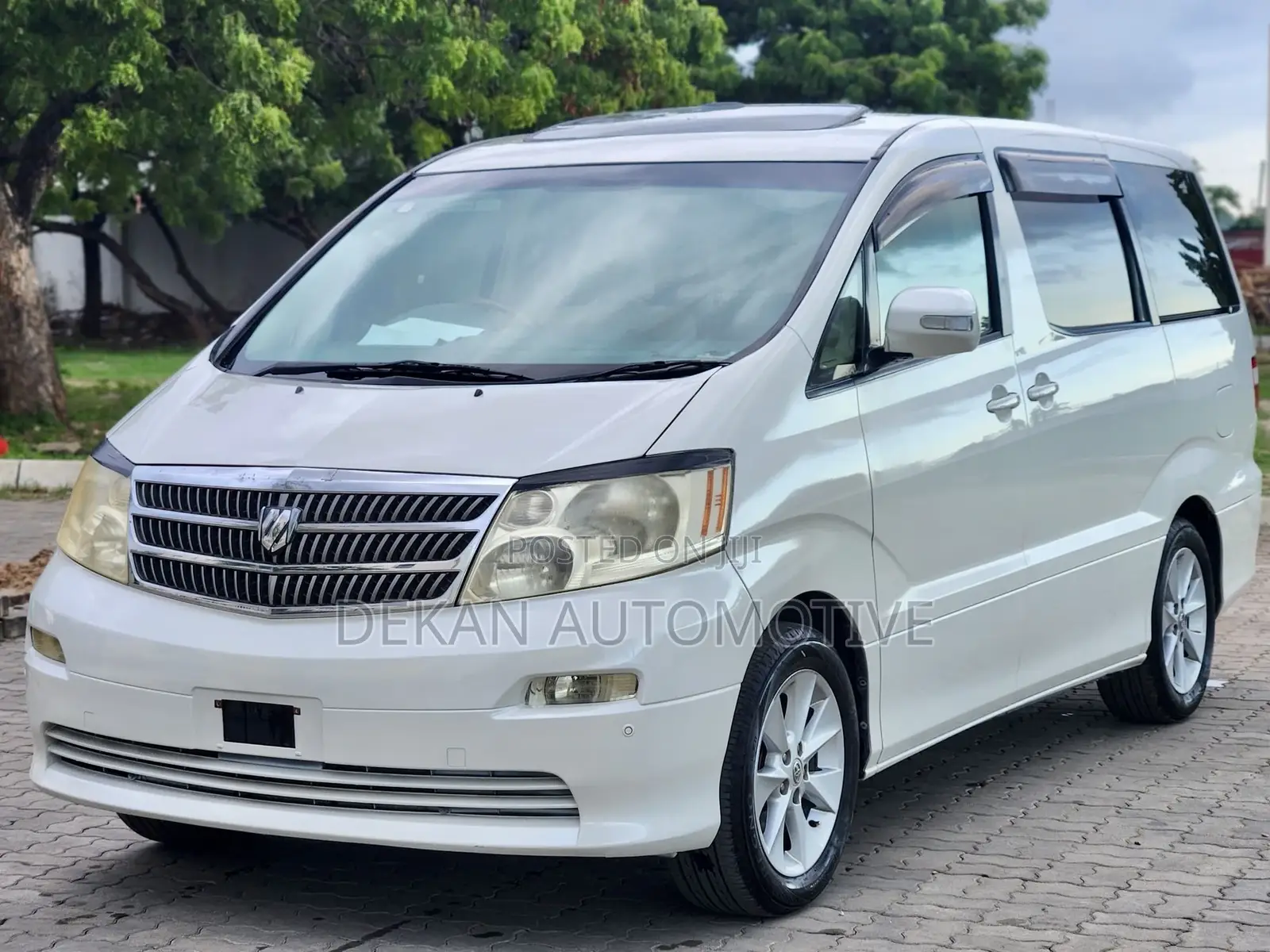 Toyota Alphard 2.4 Petrol FWD 2004 White
