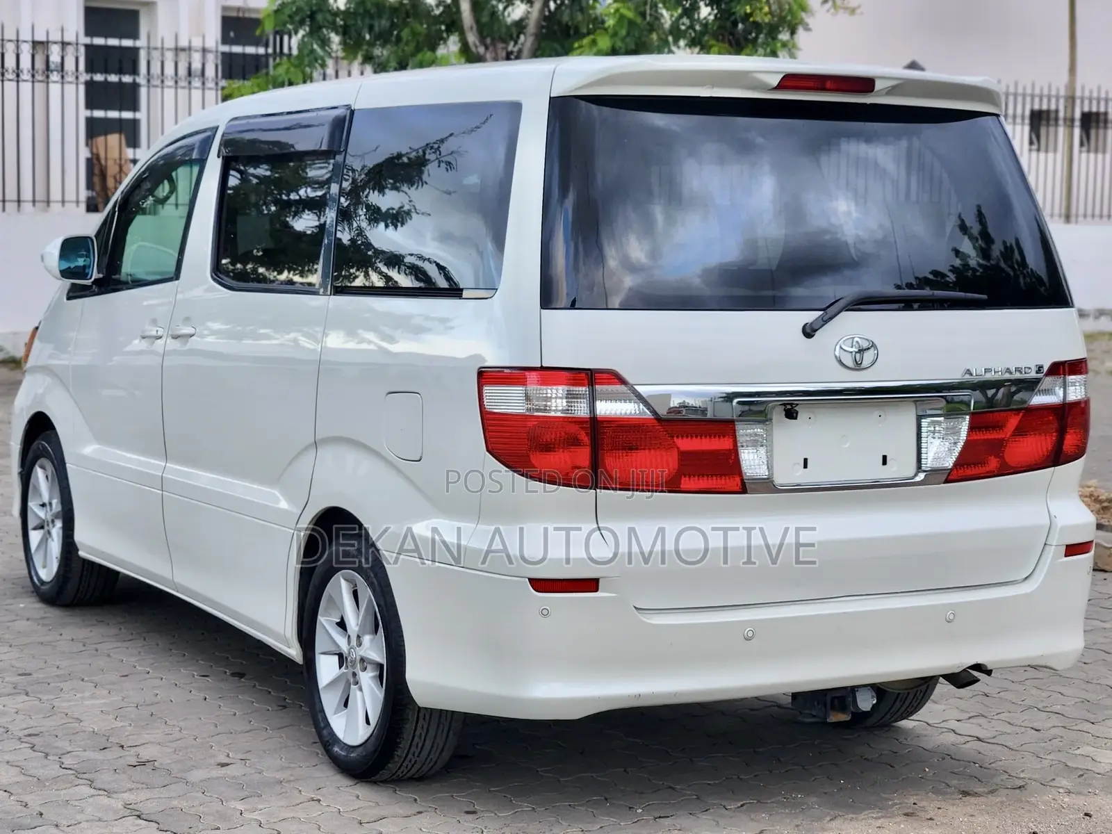 Toyota Alphard 2.4 Petrol FWD 2004 White