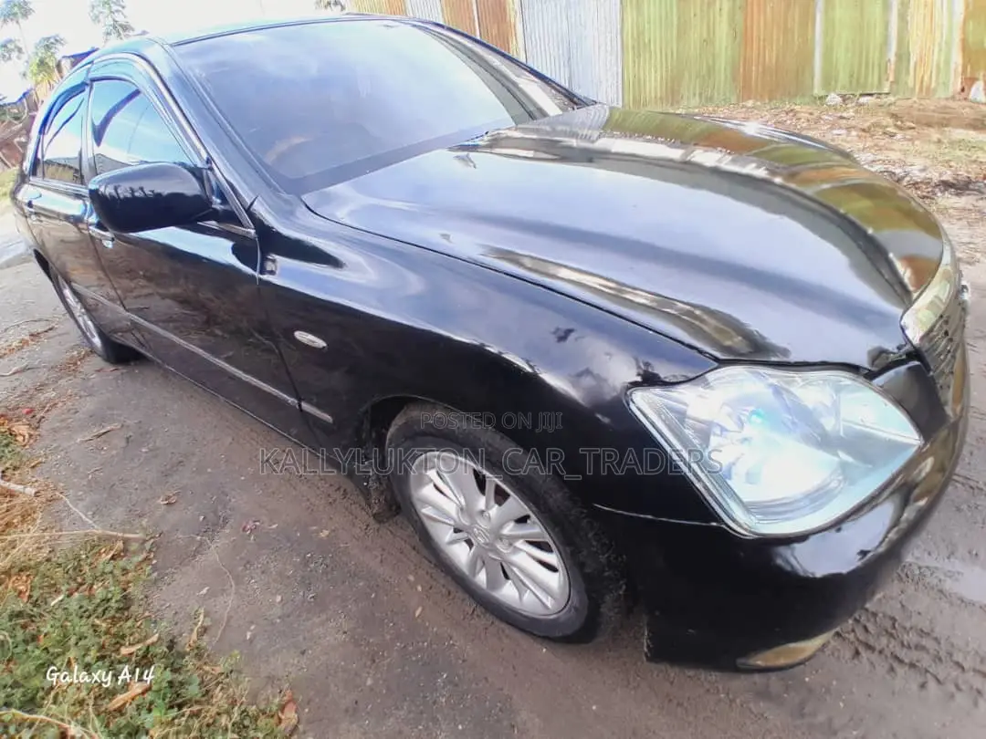 Toyota Crown 2004 Black
