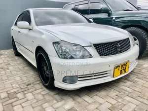 Toyota Crown Royale 2005 White