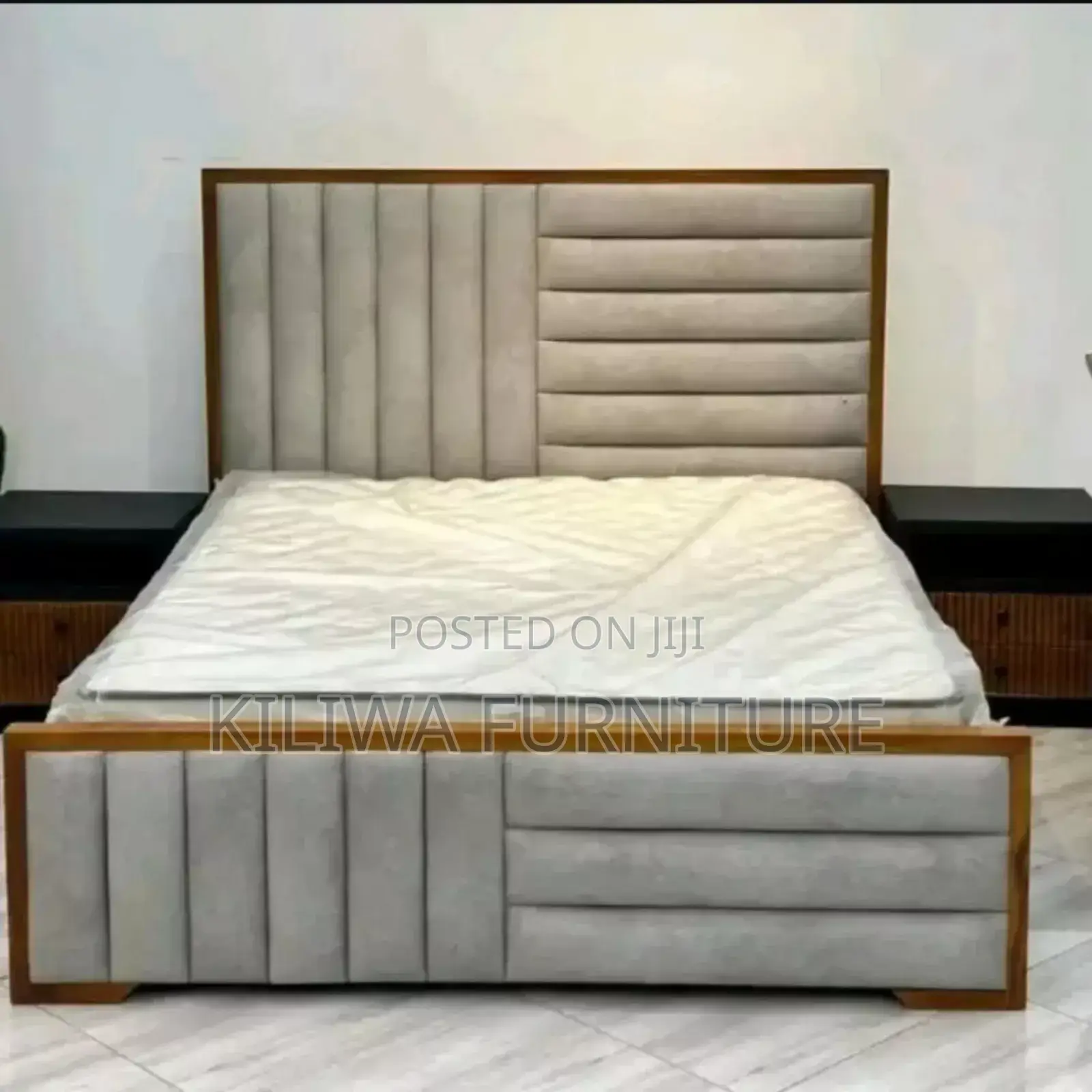 Kitanda Cha Bed Sofa 5*6 Rangi Grey